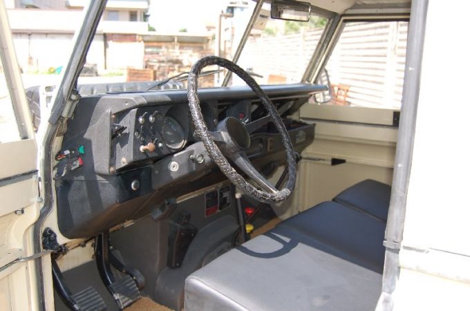 land-rover-88-series-iii-3.jpg