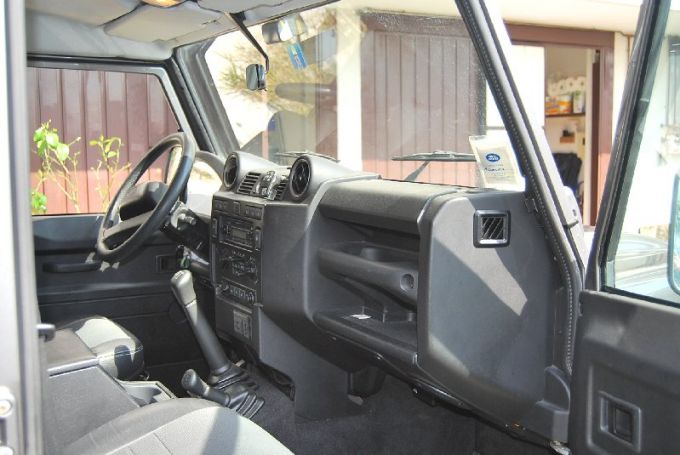 defender-110-sw-2008-8.jpg