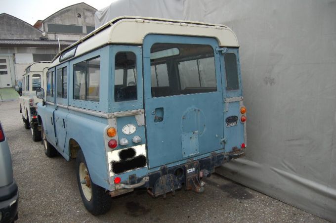 land-rover-109-sw-benzina-4.jpg
