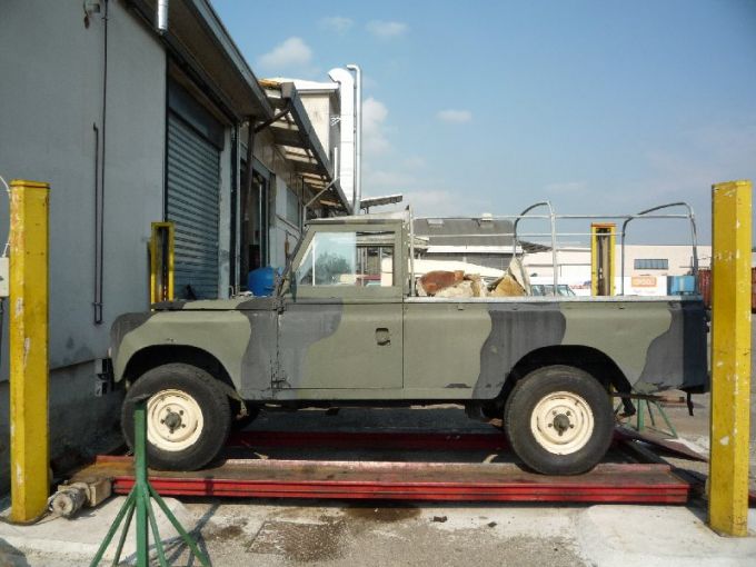 land-rover-109-militare-1.jpg