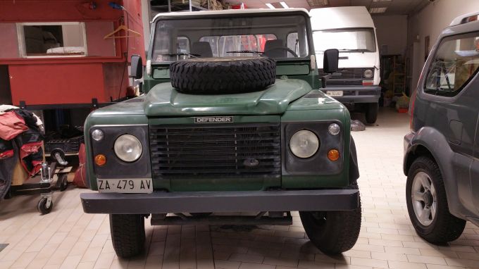 land-rover-110-pick-up-1.jpg