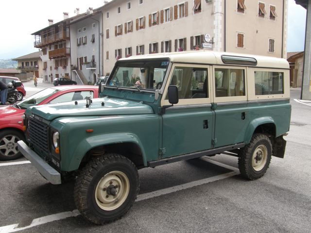 land-rover-110-sw-county-diesel-anno-1983-colore-v-2.jpg