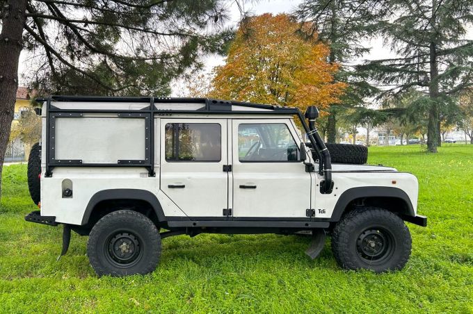 land-rover-110-300-tdi-2.jpg