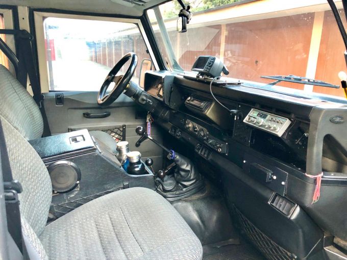 land-rover-110-300-tdi-5.jpg